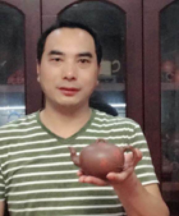 紫砂艺人马建伟，高级工艺美术师