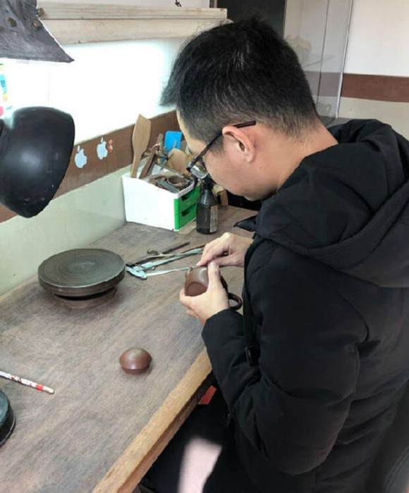 紫砂艺人马祥明，助理工艺美术师