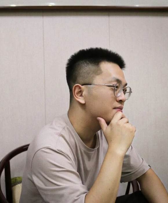 紫砂艺人高儆，助理工艺美术师