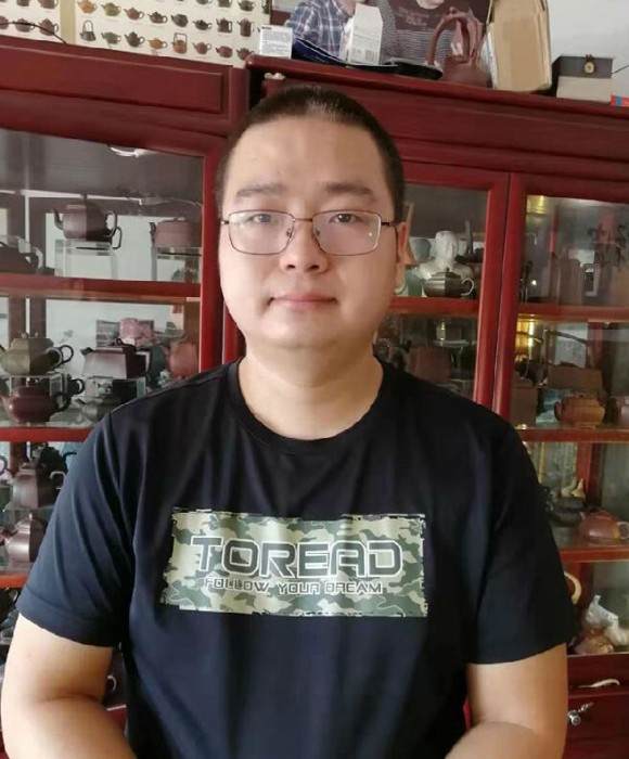 紫砂艺人高友杰，工艺美术师