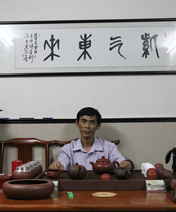 紫砂艺人高国强，工艺美术师