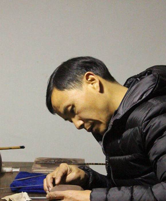 紫砂艺人高建伟，高级工艺美术师