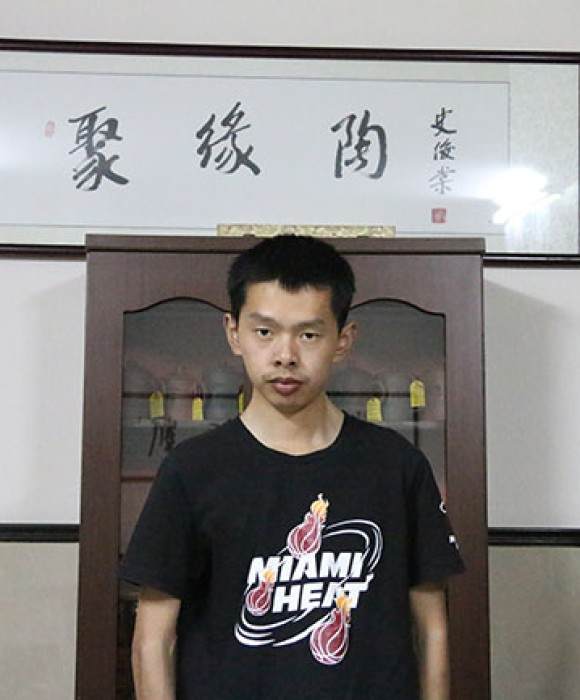 紫砂艺人高志杰，助理工艺美术师
