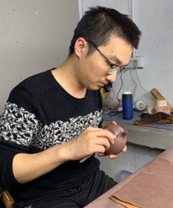 紫砂艺人高超，助理工艺美术师
