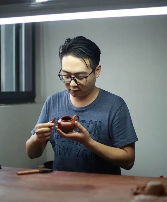 紫砂艺人高鹏飞，工艺美术师