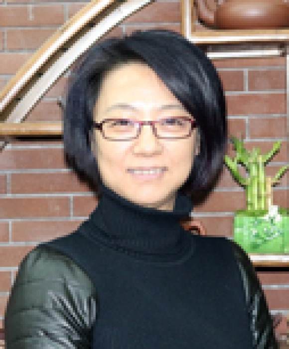 紫砂艺人高鹰，工艺美术师