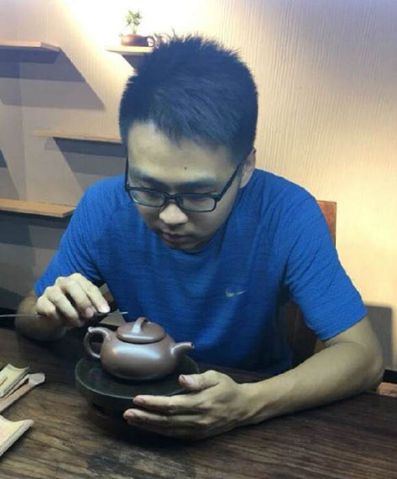 紫砂艺人鲁超，工艺美术师