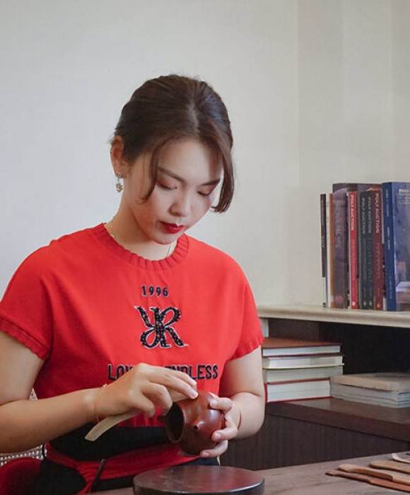 紫砂艺人鲍伊南，工艺美术师