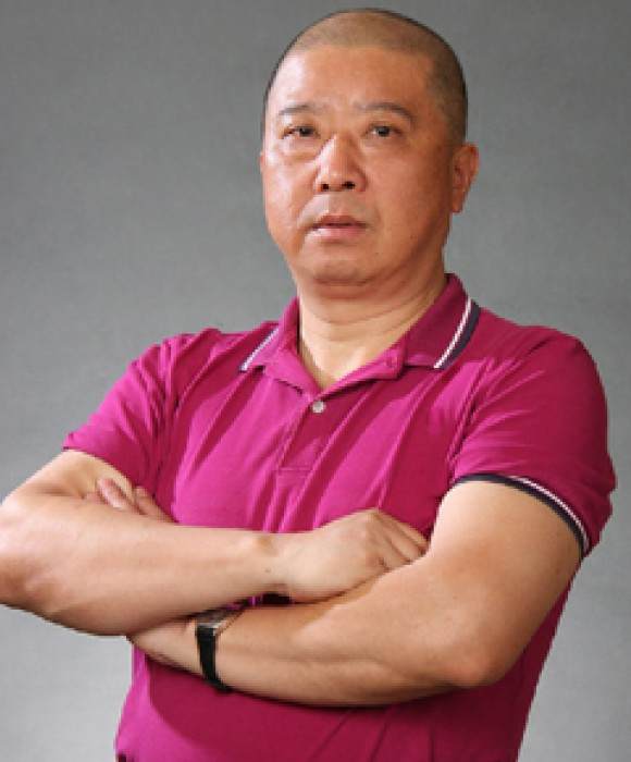 紫砂艺人鲍利安，正高级工艺美术师