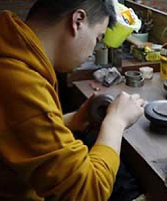 紫砂艺人鲍明，工艺美术员