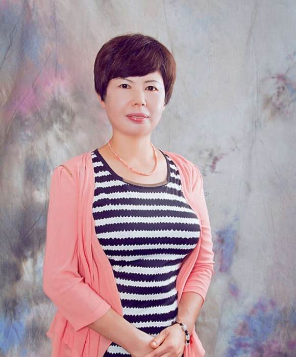 紫砂艺人鲍民军，助理工艺美术师