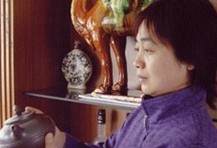 紫砂艺人鲍燕萍，正高级工艺美术师