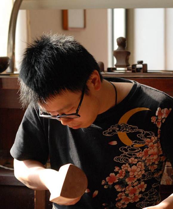 紫砂艺人鲍苑悦，工艺美术师
