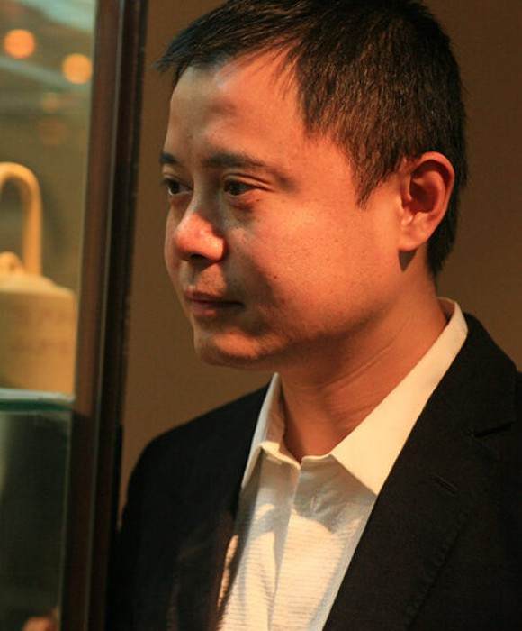 紫砂艺人鲍行华，工艺美术师