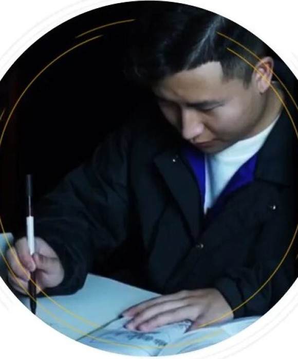紫砂艺人鲍译，助理工艺美术师