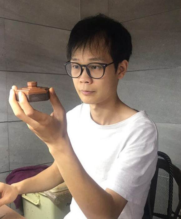 紫砂艺人黄佳斌，助理工艺美术师