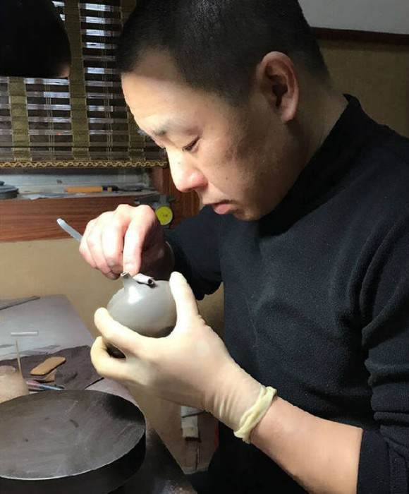 紫砂艺人黄兵，助理工艺美术师