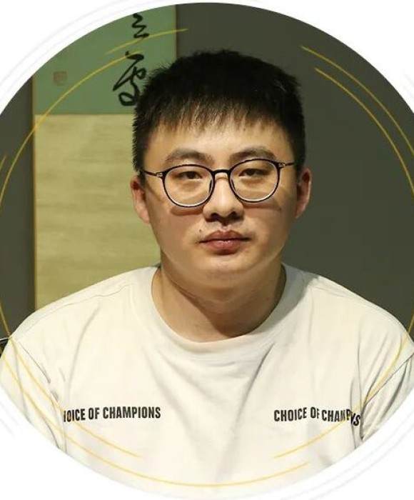 紫砂艺人黄成浩，助理工艺美术师