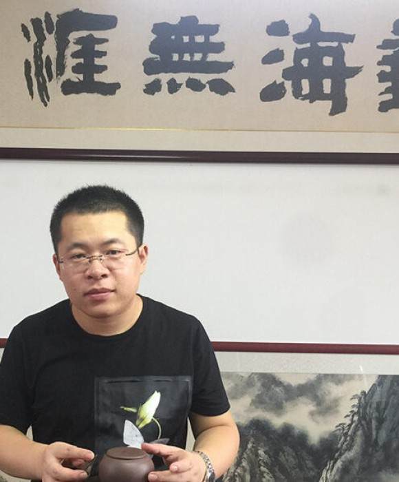 紫砂艺人黄昱，高级工艺美术师