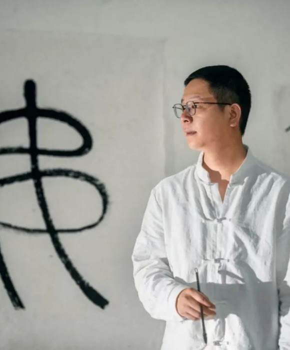 紫砂艺人黄炳馀，助理工艺美术师