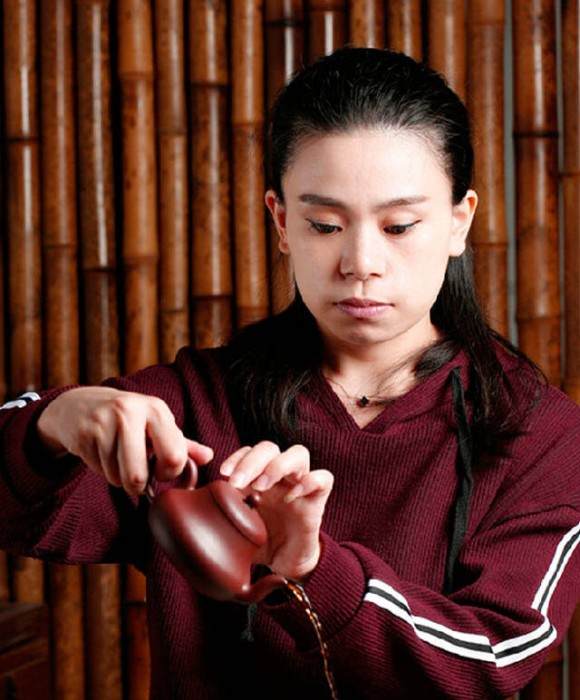 紫砂艺人黄玥，助理工艺美术师