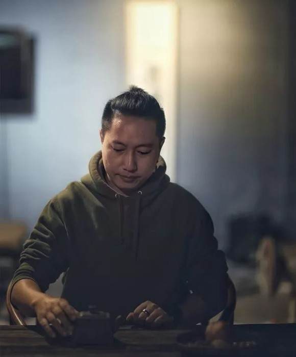 紫砂艺人黄维，工艺美术员