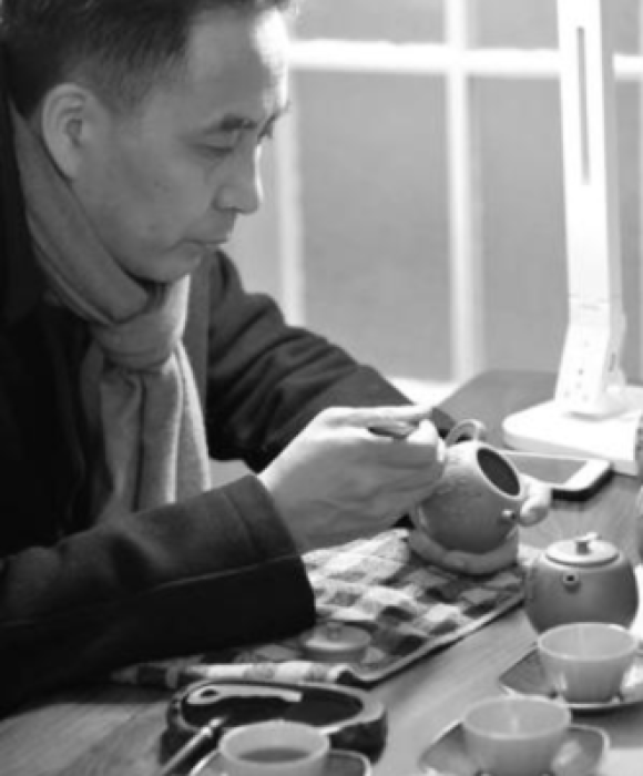 紫砂艺人龙文，民间实力派