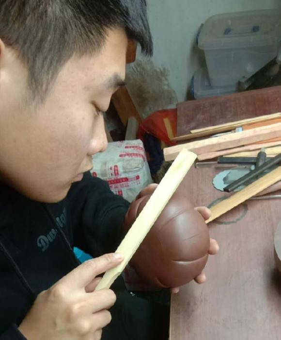 紫砂艺人龚旭涛，助理工艺美术师