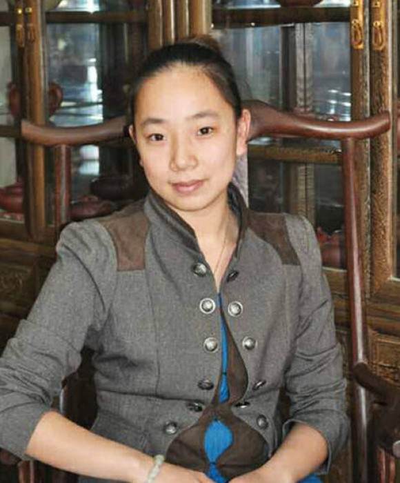 紫砂艺人龚洁，工艺美术师